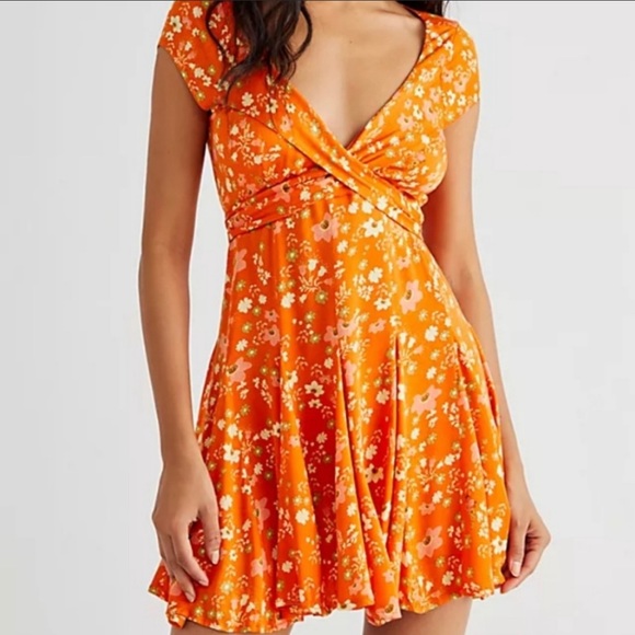 Free People It Takes Two Floral Print Deep Tie V-Neck Open Back Detail Dress - Picture 1 of 6